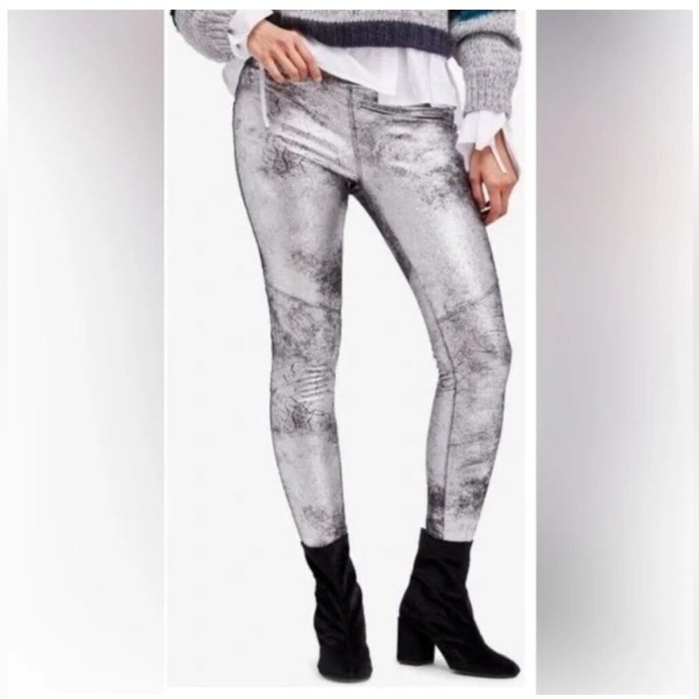 Free People Size 25 Silver and Black Metallic Leggings